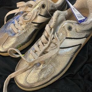Verbenas Soro Breck Gold Oro Metallic Sneakers with White Accents